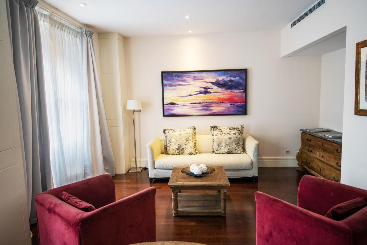 Central Hotel Panama Casco Viejo Kültér fotó A living room in a serviced apartment in Paris
