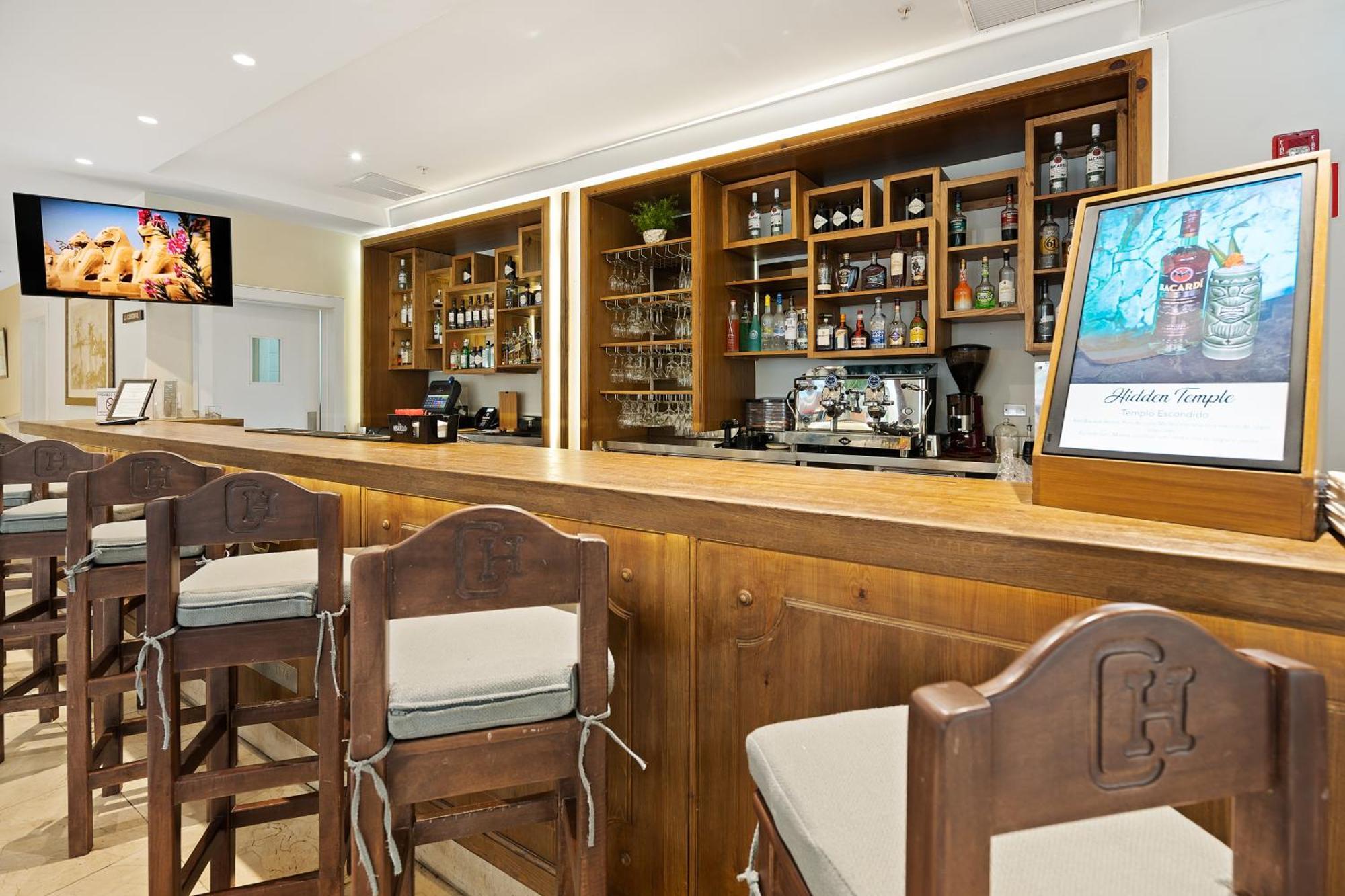 Central Hotel Panama Casco Viejo Kültér fotó The bar at the hotel